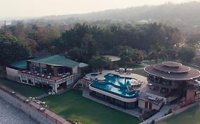 Manu Maharani Resort